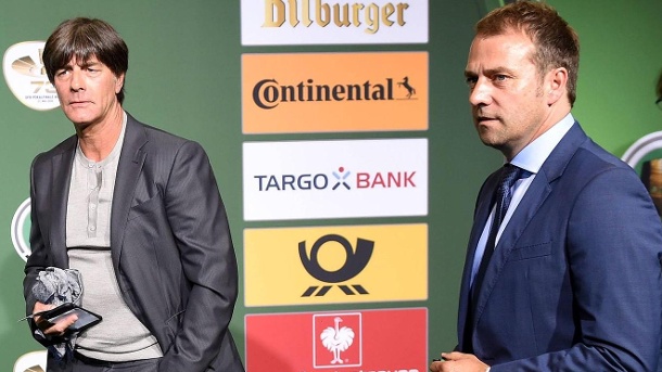 Erfolgreiches Duo: Hansi Flick (r.) arbeitete jahrelang als Assistent von Bundestrainer Joachim Löw. Gemeinsam wurden sie 2014 Weltmeister. (Quelle: imago images/Jan Huebner)