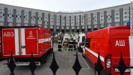Berichte über Beatmungsgeräte, die im Mai auf einer Intensivstation im St. George's Hospital in St. Petersburg in Brand gerieten, verstärkten Zweifel daran, wie der Kreml mit der Pandemie umging.