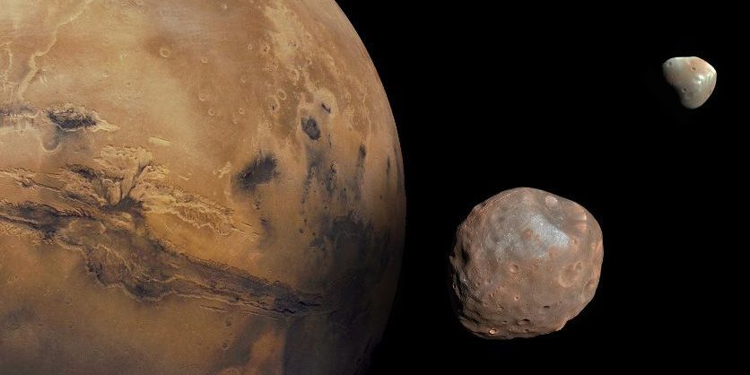 Die beiden Monde Mars Phobos und Deimos.