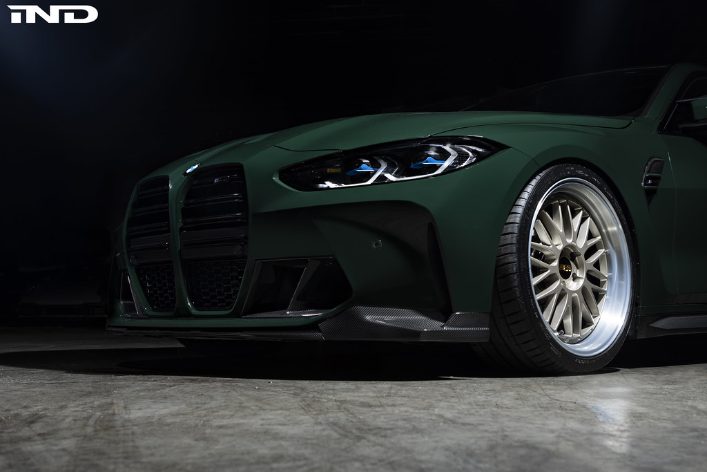IND Distribution präsentiert BMW M4 British Racing Green, bereit für die SEMA