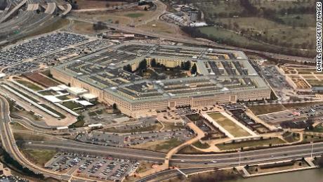 Das Pentagon verstärkt seine Bemühungen, Familien von Militärangehörigen aus dem afghanischen Verteidigungsministerium zu evakuieren