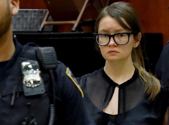 Anna Sorokin entschuldigte sich während ihrer Anhörung zum Urteil vor dem Obersten Gerichtshof des Staates Manhattan (Copyright 2019 The Associated Press. Alle Rechte vorbehalten.)