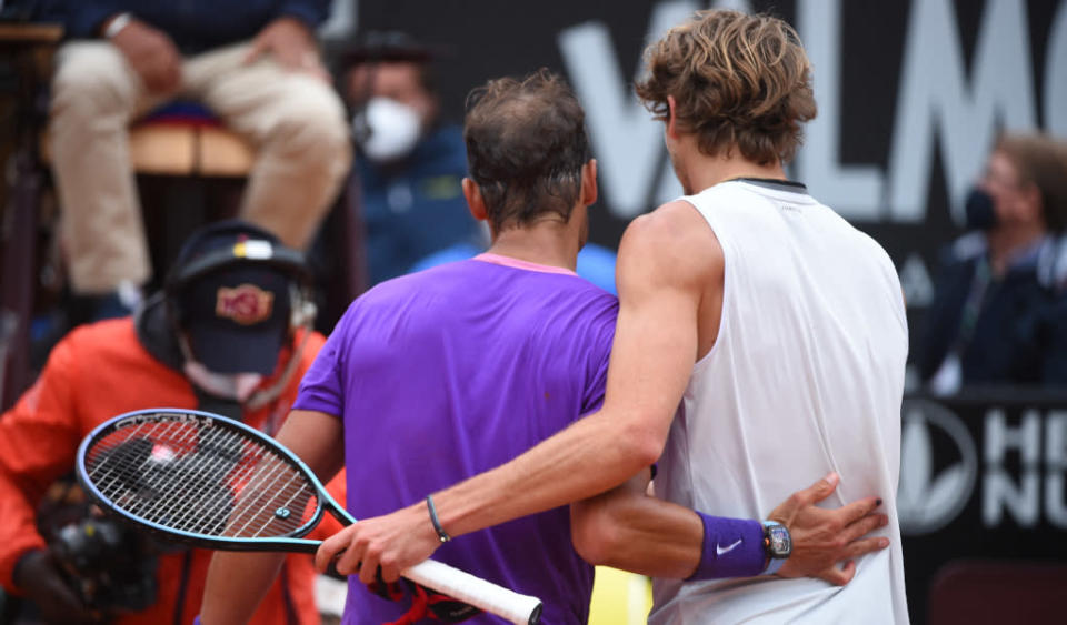 Rafael Nadal und Alexander Zverev am Ende des Spiels Credit: PA Images