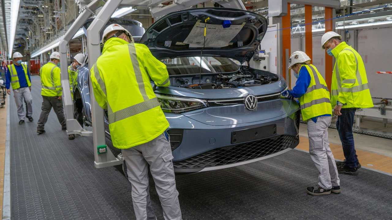 Produktion des Volkswagen ID.4 in Emden, Deutschland