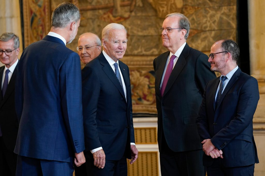 Präsident Joe Biden trifft sich am Dienstag, den 28. Juni 2022, mit dem spanischen König Felipe VI. und der spanischen Delegation im Königspalast von Madrid in Madrid.