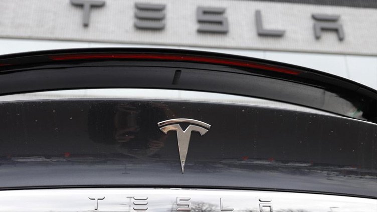 Tesla startet die Massenproduktion von Batterien in Deutschland erst 2024 