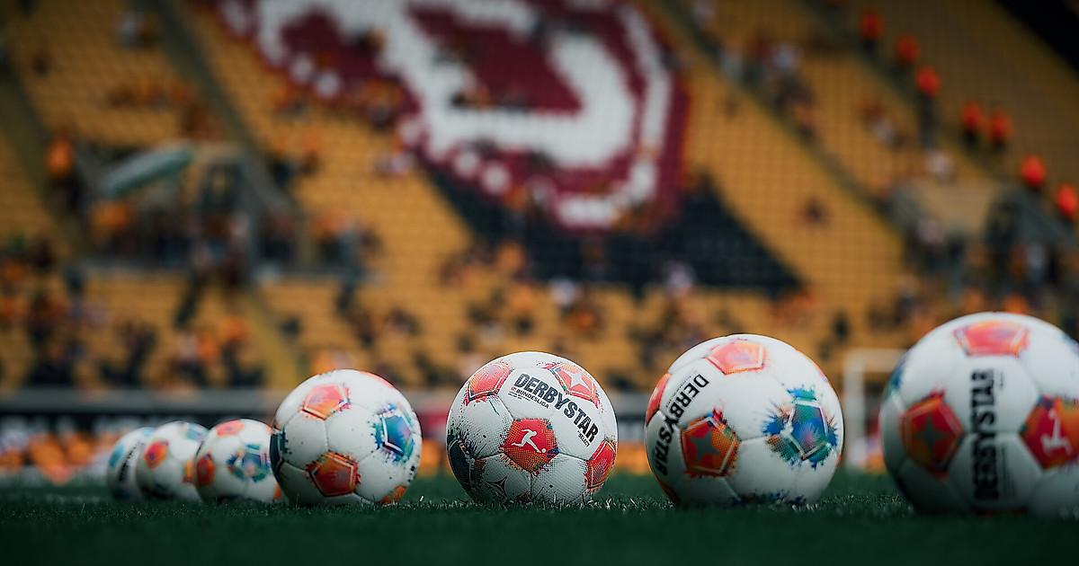 Matchtage von 8 bis 14 Zeitgenossen Sportgeeinschacht Dynamo Dresden - die offiz...