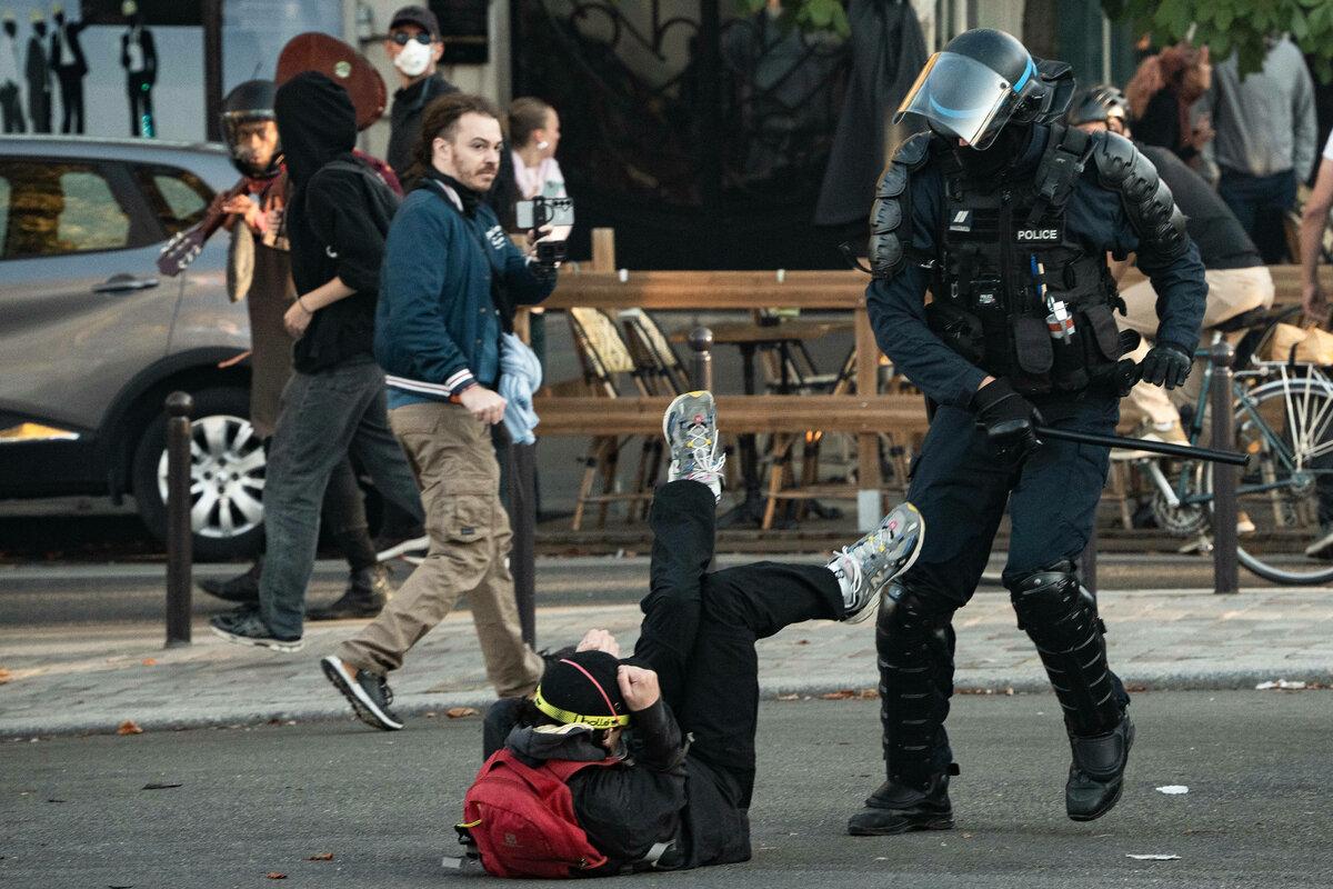 Protests in France: combined with anger