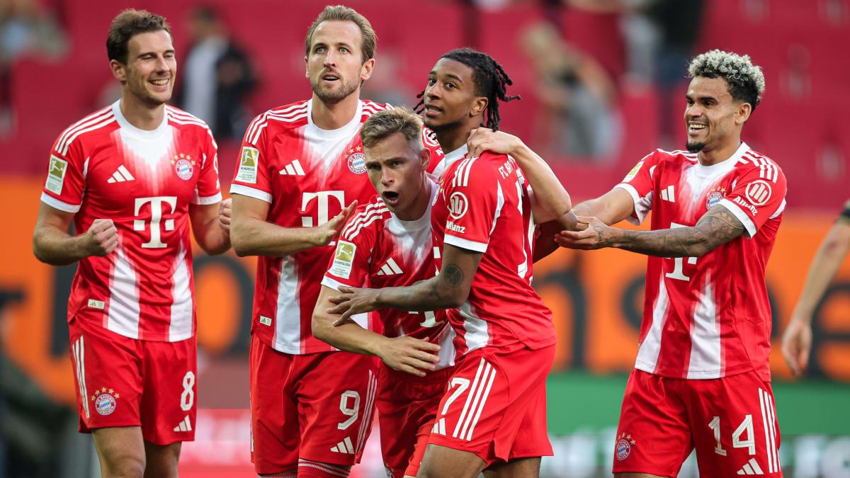 Kane front and back: Bayern extend lead at top -