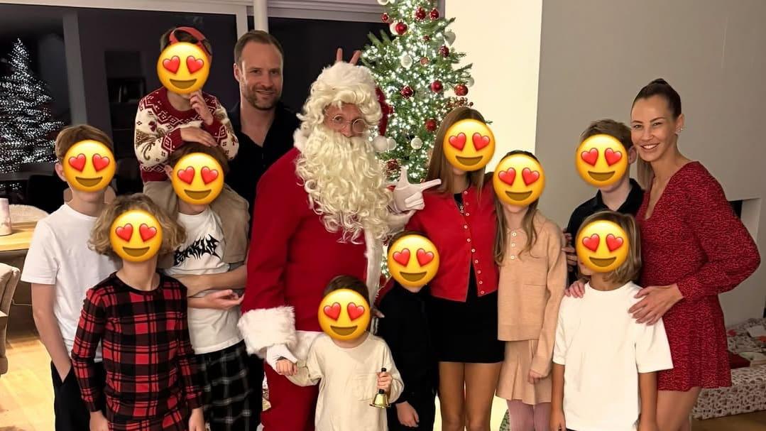 Oliver Poacher feiert Weihnachten mit der XXL-Familie. Unterhaltung |