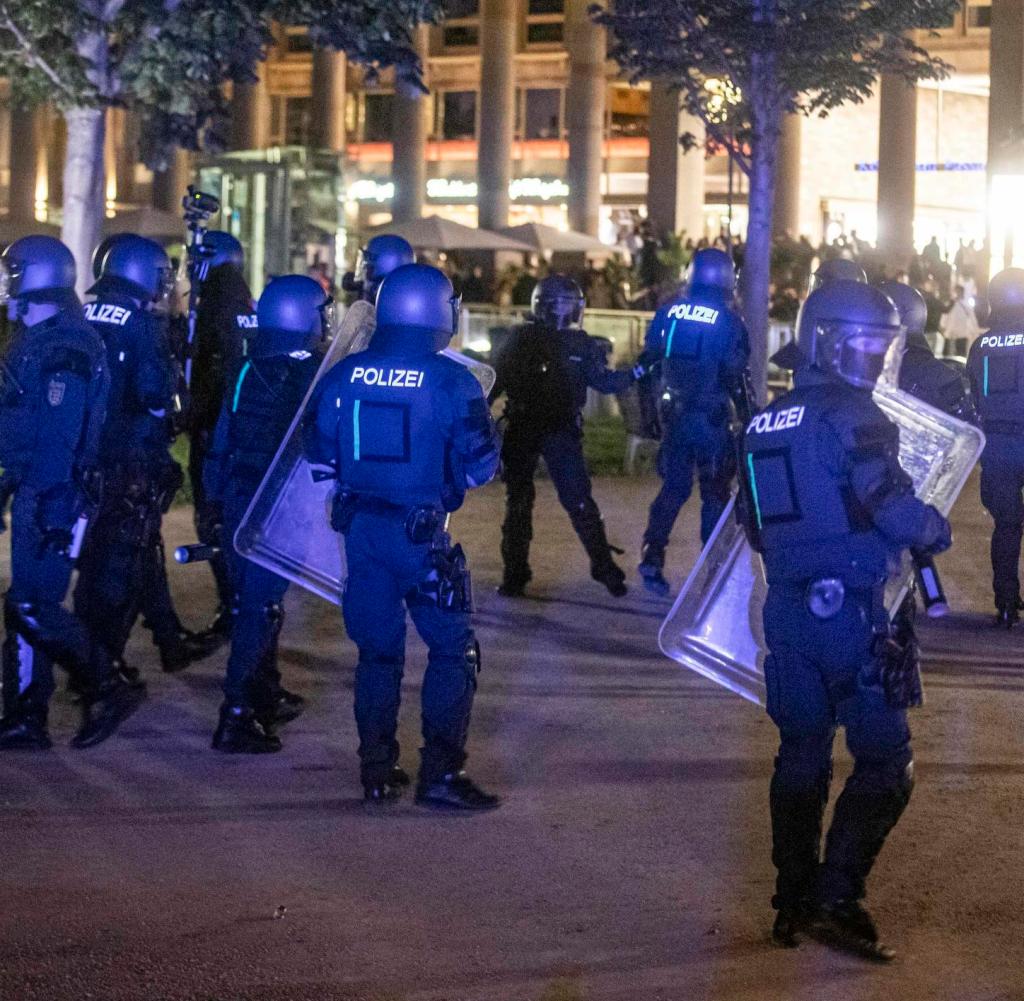 Une présence policière suffisante est-elle suffisante pour éviter des émeutes comme le week-end à Stuttgart?