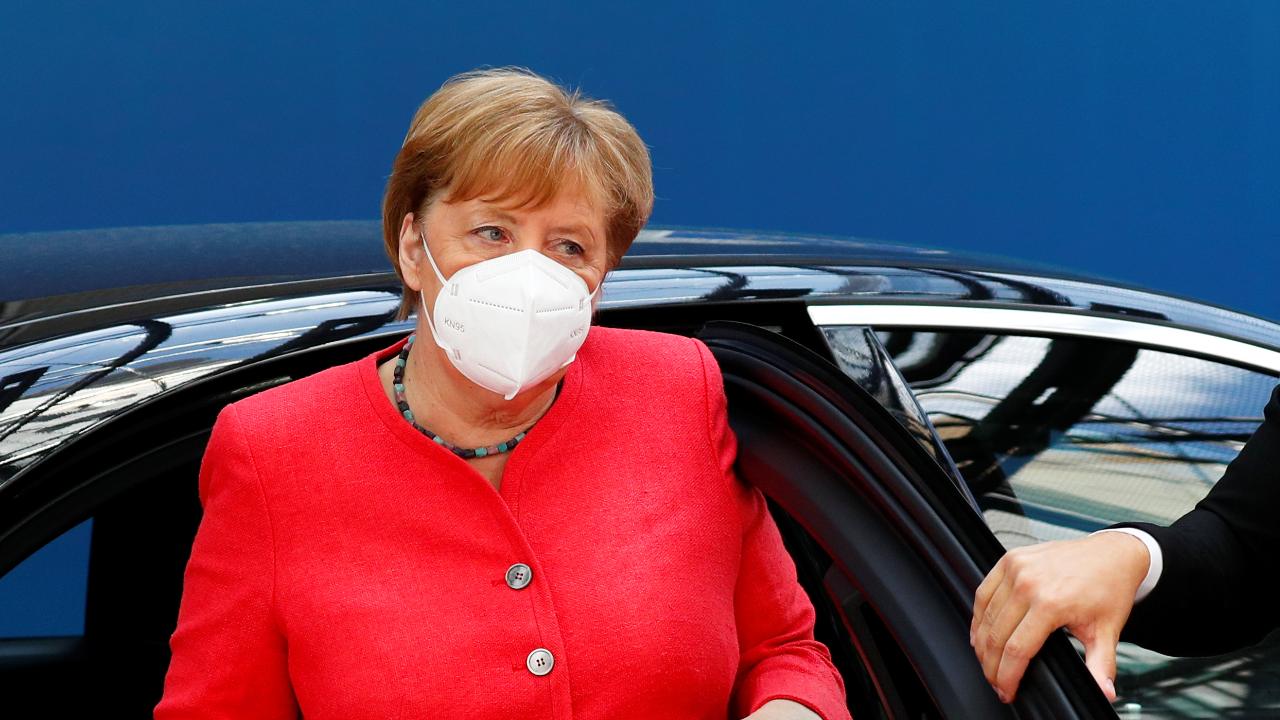 Corona: EU einigt sich in Brüssel auf 750-Milliarden-Euro-Paket – Merkel erleichtert - Politik