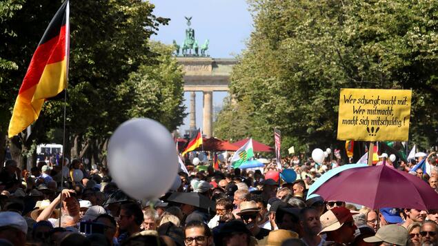 Streit um Demonstration in Berlin: Kundgebungen gegen Corona-Politik dürfen stattfinden - Berlin