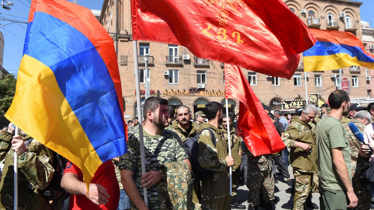 Armenien kündigt nach schweren Kämpfen in Berg-Karabach eine allgemeine Mobilisierung an