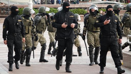 Sicherheitskräfte in Belarus: "Was bedeutet Demokratie?"