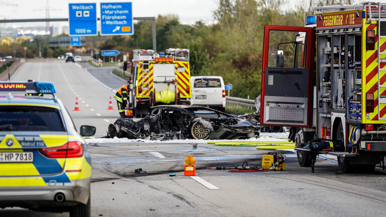 Illegale Autorennen auf der A66?  - Porsche-Fahrer posiert nach tödlichem Unfall - BZ Berlin