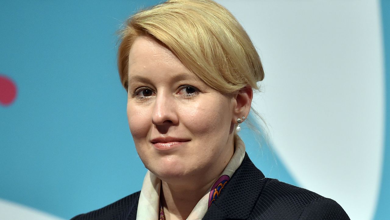 Franziska Giffey (SPD) wegen Plagiats unter Druck: Rücktritt beantragt