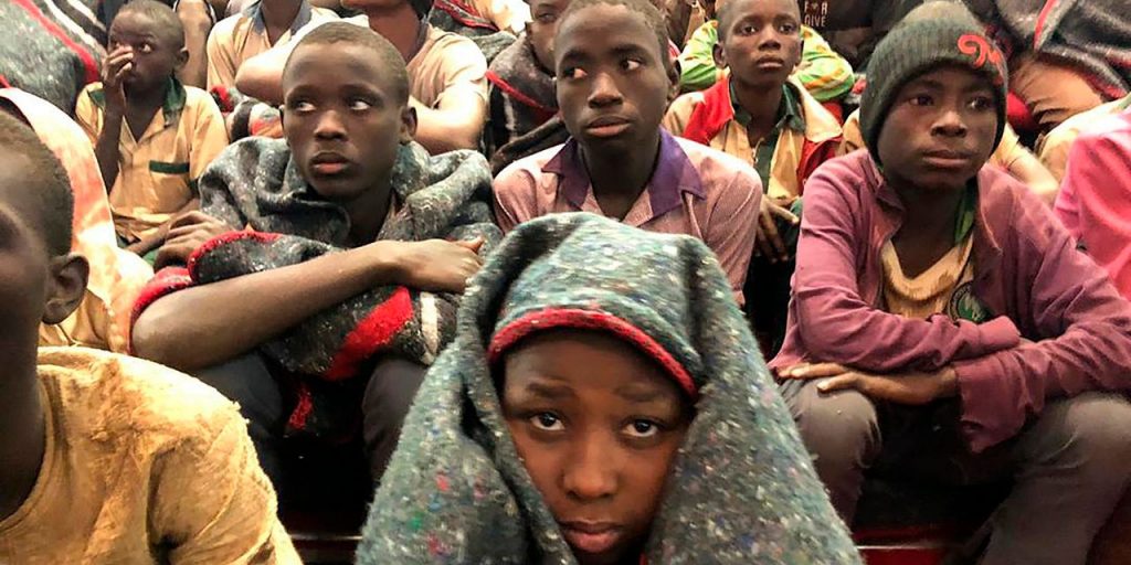 Entführte nigerianische Schulkinder, die mit ihren Familien wiedervereinigt wurden