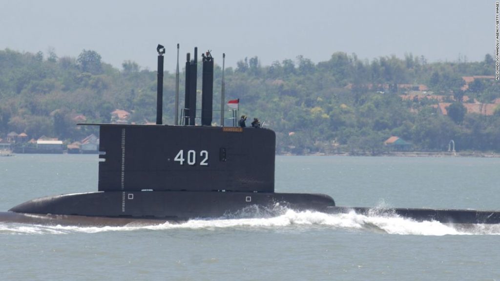 Indonesien sucht nach vermissten U-Booten mit 53 an Bord