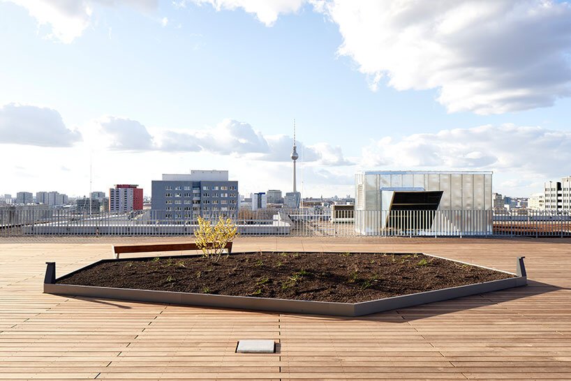 Jasper Architects revitalisieren ein verlassenes Kaufhaus in ein UP!  Berlin