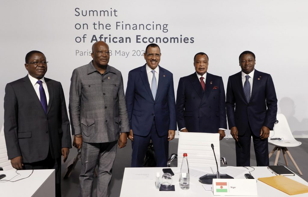 Führer treffen sich in Paris, um die afrikanischen Volkswirtschaften wiederzubeleben