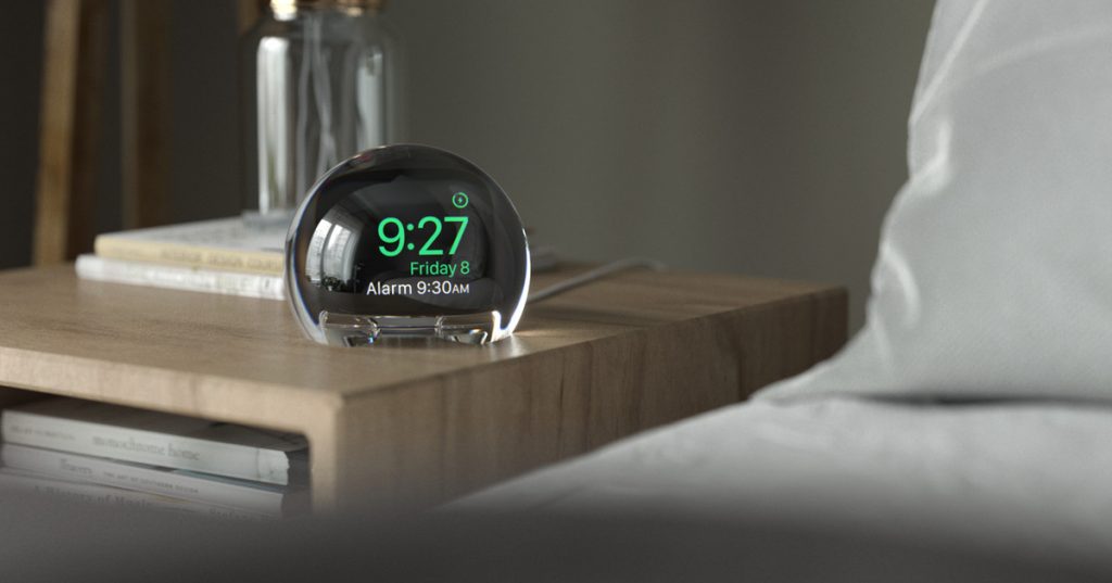 Dieses einfache Dock verwandelt deine Apple Watch in eine Nachttischkugel