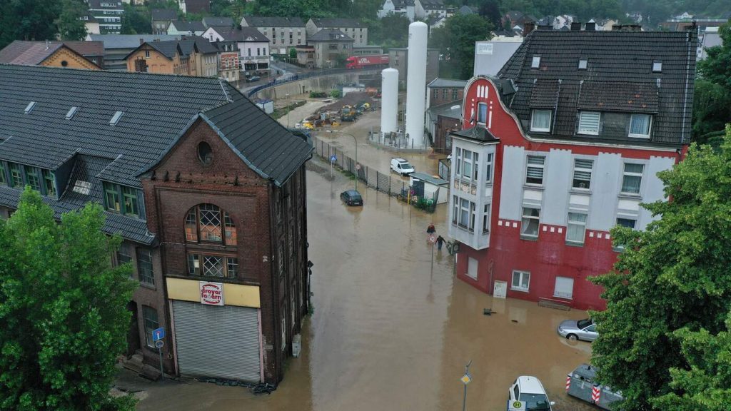 Sintflutartige Regenfälle und Überschwemmungen richten in Westdeutschland verheerende Schäden an: NPR