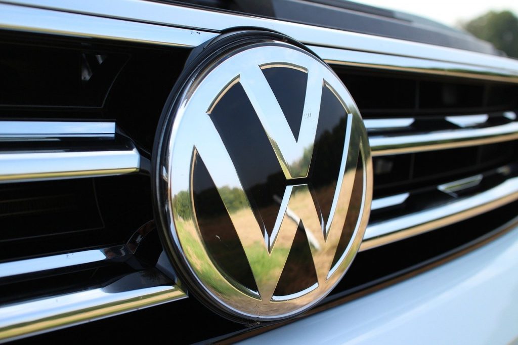 EU-Kommission verhängt Geldbußen in Höhe von 875 Millionen Euro gegen BMW und Volkswagen wegen Technologiekartells zur Bekämpfung der Umweltverschmutzung - JURIST