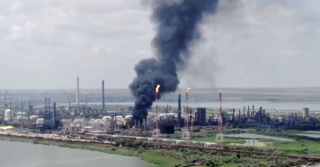 Eine rumänische Schwarzmeer-Raffinerieexplosion tötet einen, verletzt fünf