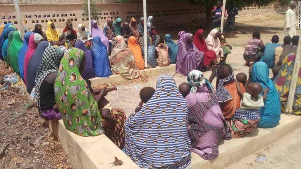 Entführung in Nigeria: Hundert entführte Frauen und Kinder gerettet