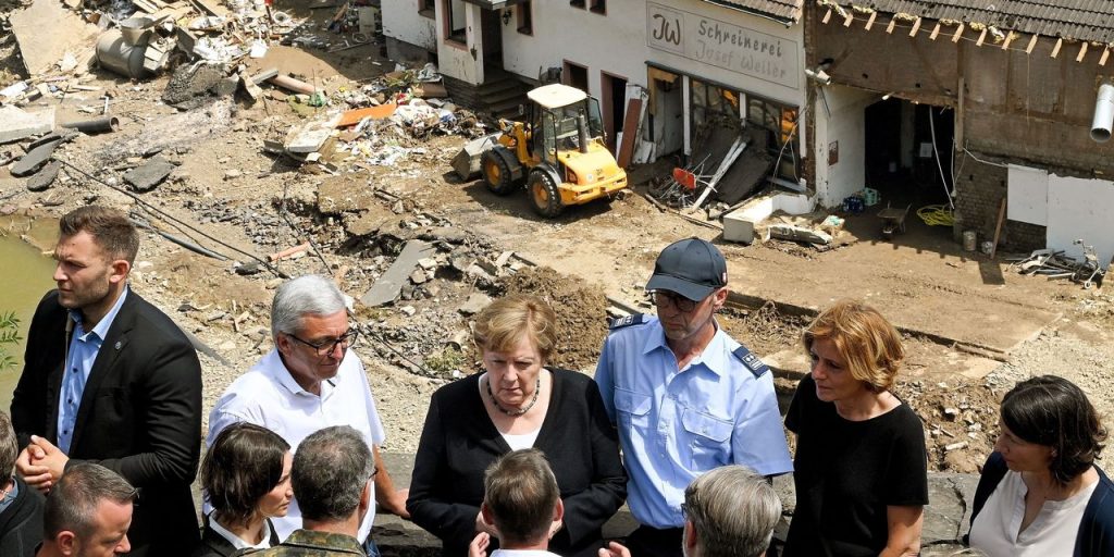 Überschwemmungen in Deutschland ordnen das politische Image vor der Wahl zur Nachfolge von Merkel neu