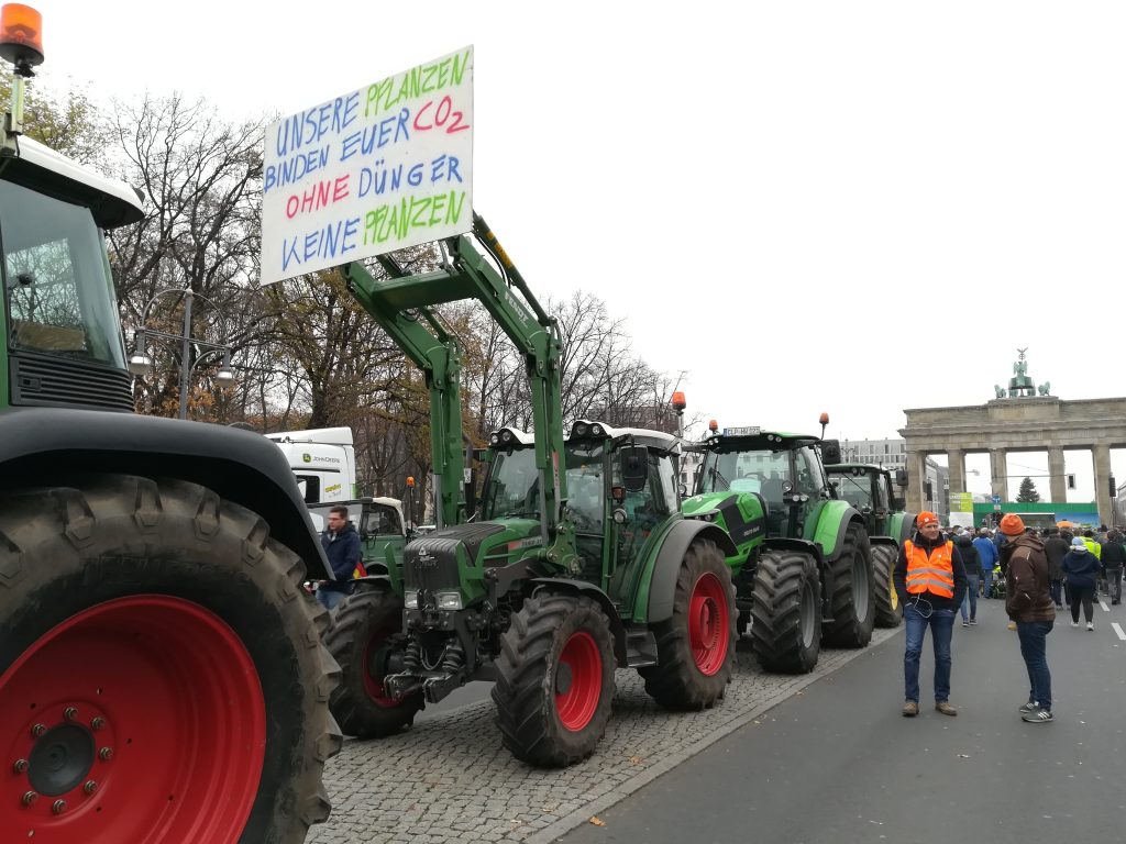 Fibel zur Bundestagswahl: Kandidaten managen Agrarumbau mit Kinderhandschuhen