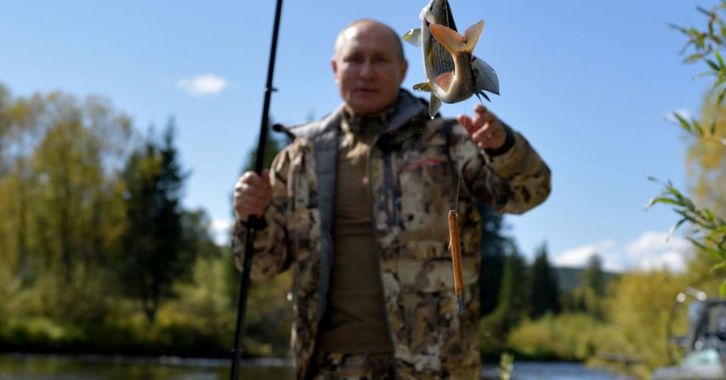 Gefilmt: Kreml veröffentlicht Fotos von Putins Angelreise nach Sibirien
