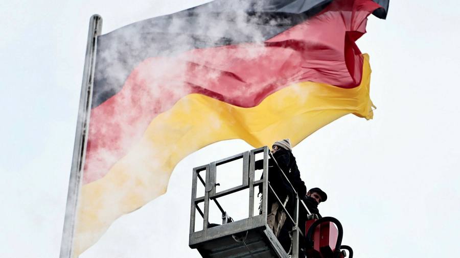 Deutsche Arbeiter streiken für Lohnerhöhungen, während die Inflation in der Eurozone in die Höhe schießt