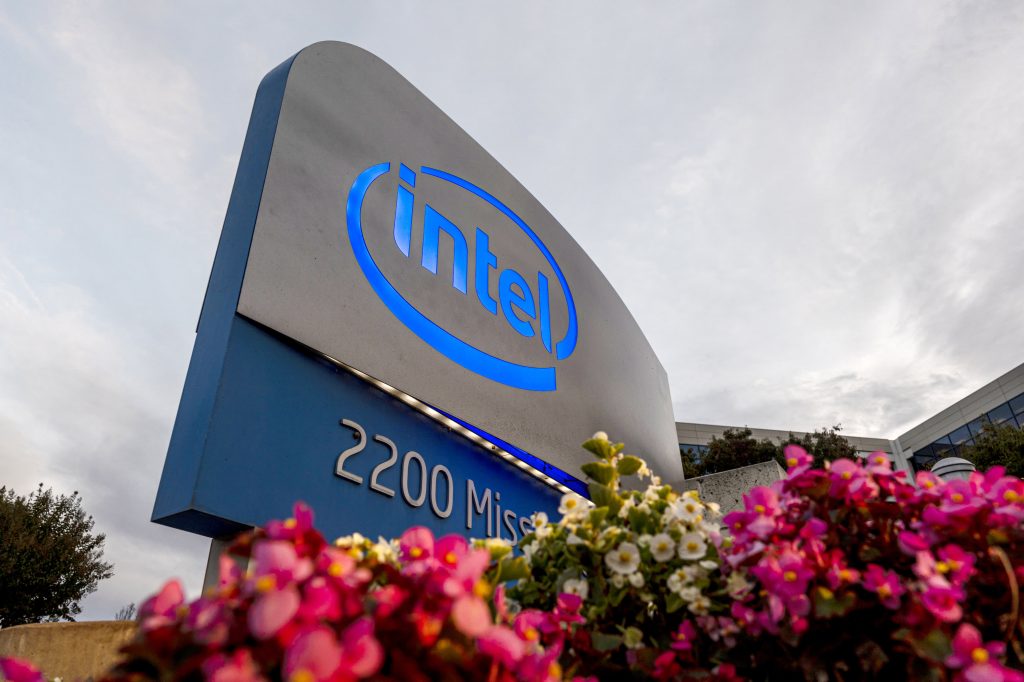 Italien umwirbt Intel wegen einer Multi-Milliarden-Euro-Chipfabrik: Quellen