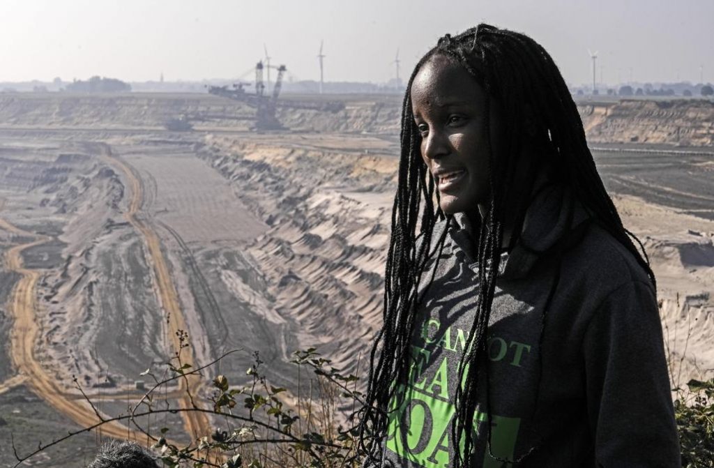 Klimaaktivistin Nakate besucht riesiges deutsches Kohlebergwerk