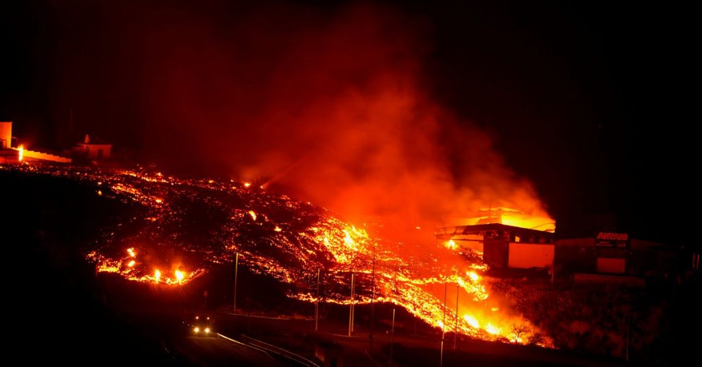Vulkanische Lava auf La Palma in Spanien verschlingt weitere Häuser