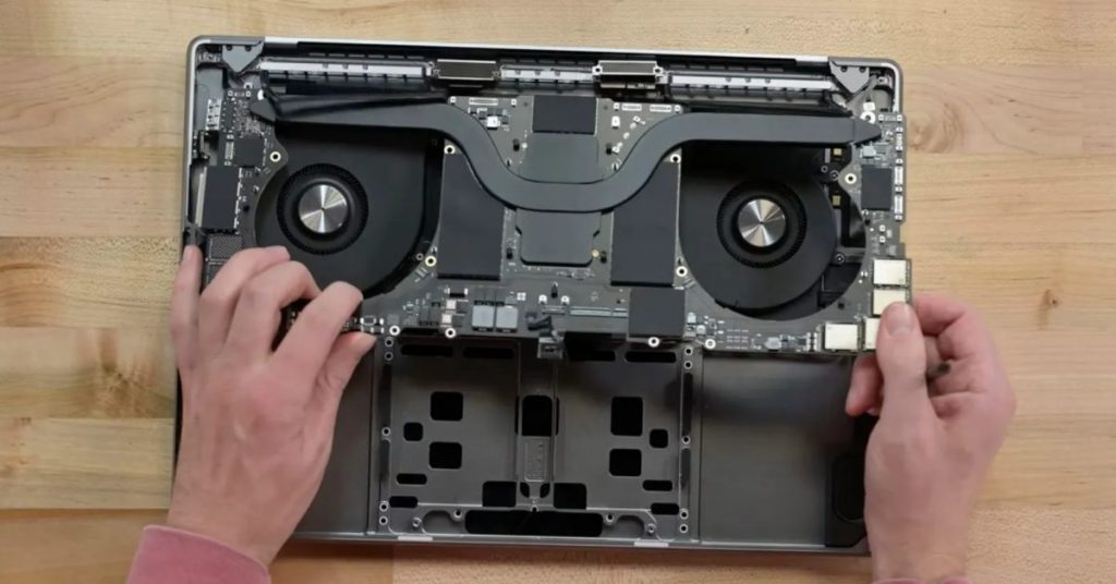 iFixit enthüllt vollständigen Teardown des MacBook Pro und zeigt bessere Reparierbarkeit