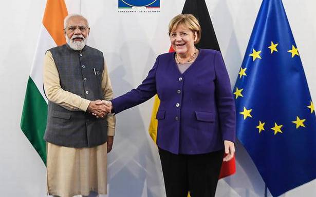 Premierminister Modi lobt Merkel;  führt eingehende Beratungen über bilaterale Beziehungen mit der Bundeskanzlerin