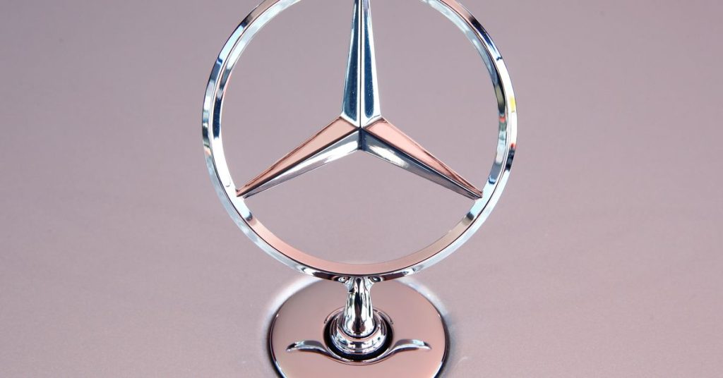 Deutschland genehmigt Freisprechsystem von Mercedes-Benz