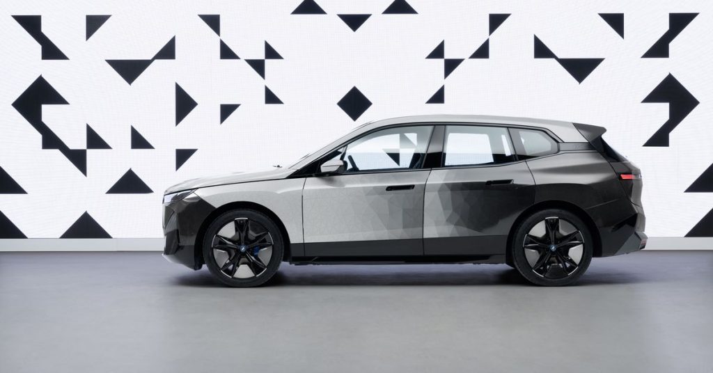 BMW präsentiert auf der CES seine neue Farbwechsel-Lacktechnologie: E Ink