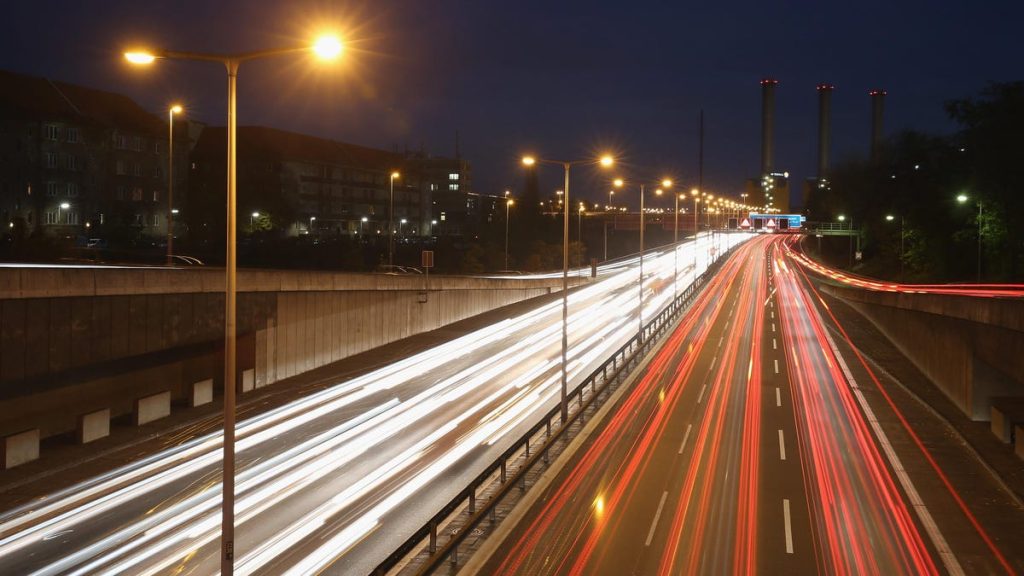 Deutschland debattiert über das Ende von unbeschränkten Geschwindigkeitsstrecken auf Autobahnen