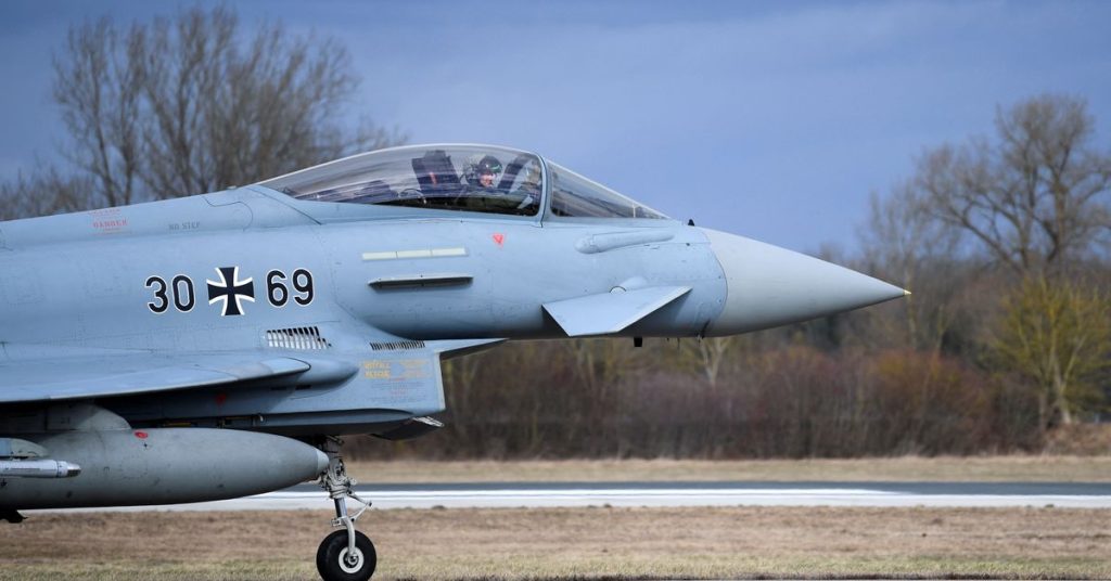 Deutsche Eurofighter erreichen Rumänien für NATO-Missionen inmitten der Ukraine-Krise