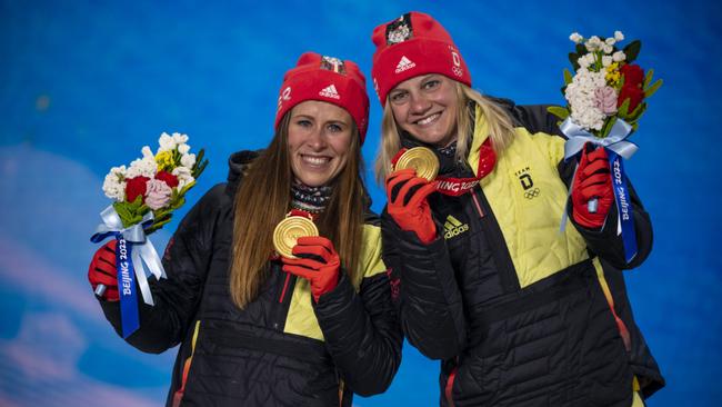 Katharina Hennig und Victoria Carl aus Deutschland gewannen Gold in der Marathon-Sprintstaffel.
