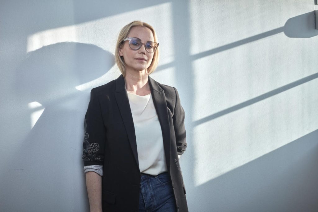 „The Bridge“-Paar Camilla Ahlgren & Sofia Helin Team für Cold-Case-Drama „Fallen“ für C More, TV4 & ZDF;  Banijay-Verkaufsrechte