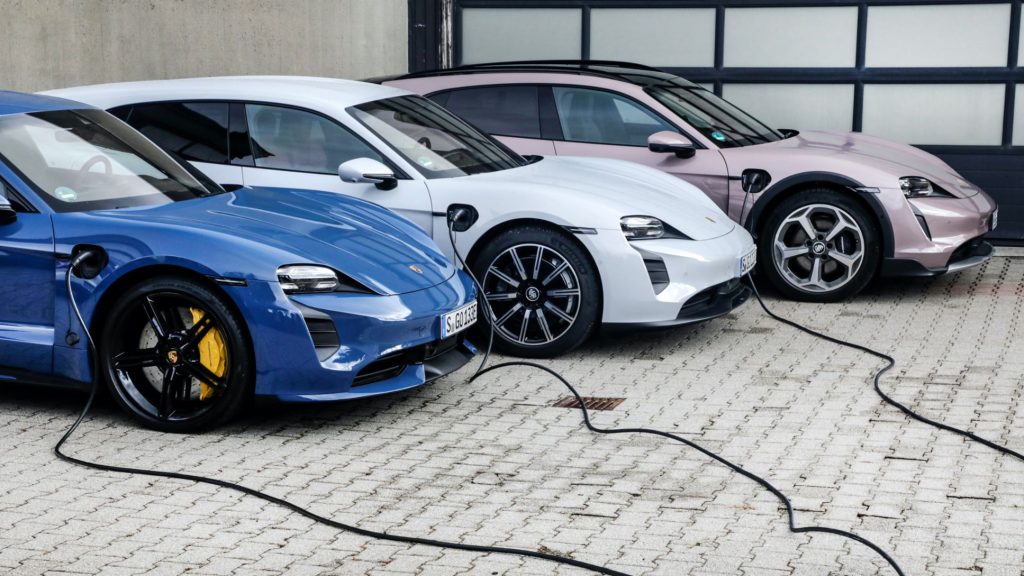 Porsche setzt Taycan-„Schwarm“ in erfolgreichem Vehicle-to-Grid-Test ein