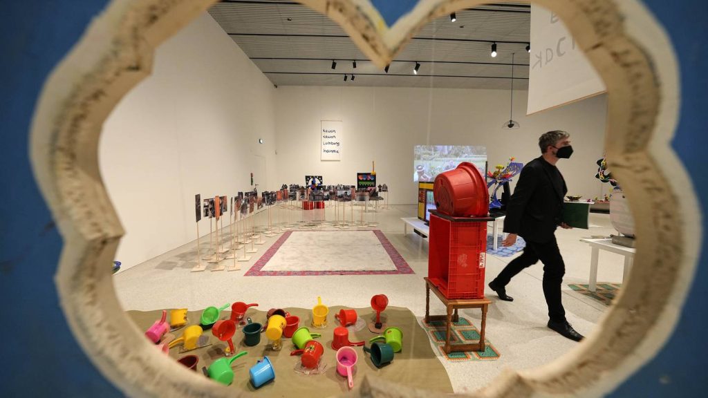 Große deutsche Kunstausstellung eröffnet inmitten von Antisemitismus-Kontroversen - WSB-TV Channel 2