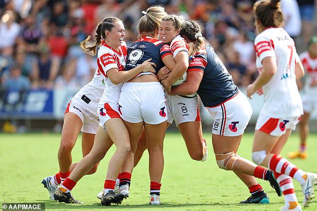 Am Dienstag wurde bekannt gegeben, dass die International Rugby League Transspielerinnen die Teilnahme an Frauen-Länderspielen untersagt hat, während weitere Untersuchungen durchgeführt werden.
