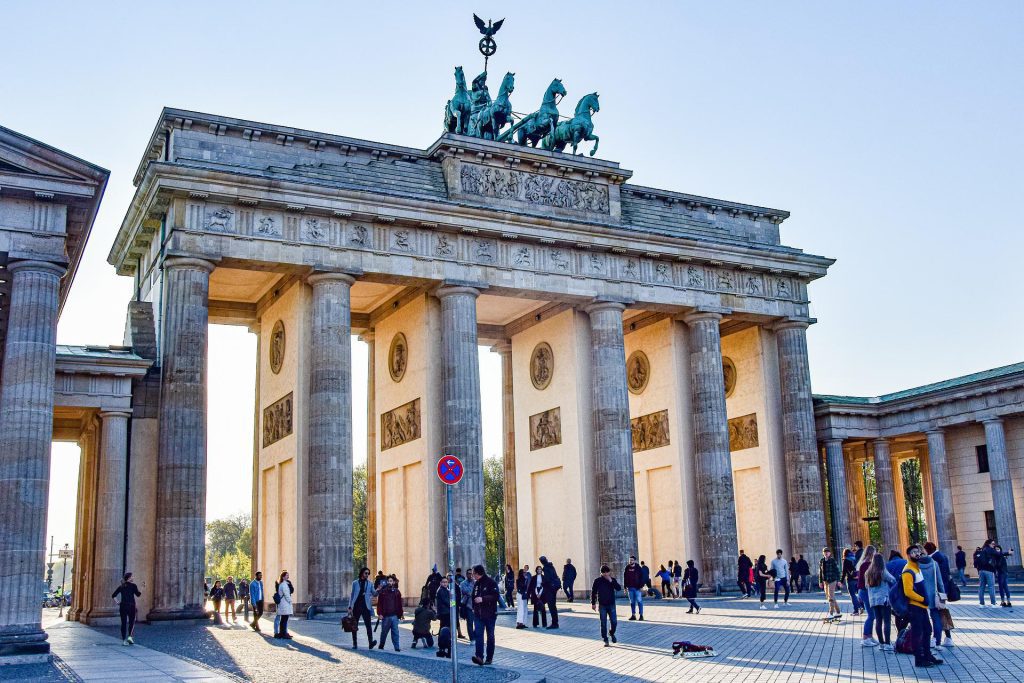 Vorschau auf Dienstag: Deutscher Wirtschaftsvertrauensindex, Optimismus für US-Kleinunternehmen in der Mitte