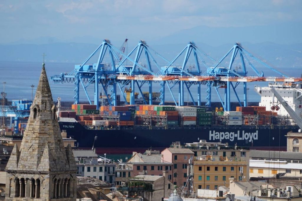 Hapag-Lloyd erwirbt Minderheitsbeteiligung am italienischen Logistikkonzern Spinelli